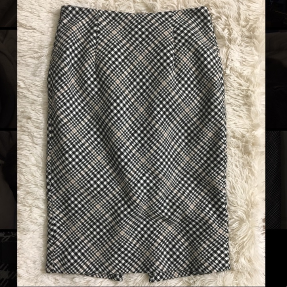 White House Black Market Houndstooth Pencil Skirt